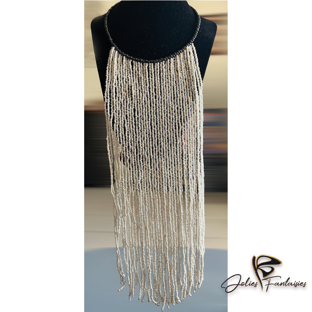 Collier de perles blanches